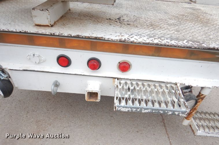 image for item DH8837 2003 Ford F550 Super Duty XL  bucket truck