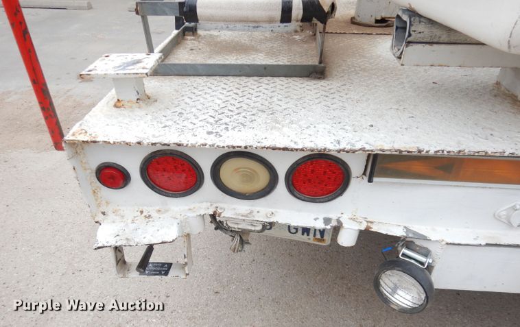 image for item DH8837 2003 Ford F550 Super Duty XL  bucket truck