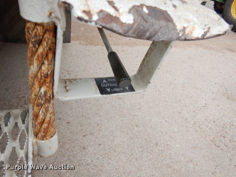 image for item DH8837 2003 Ford F550 Super Duty XL  bucket truck