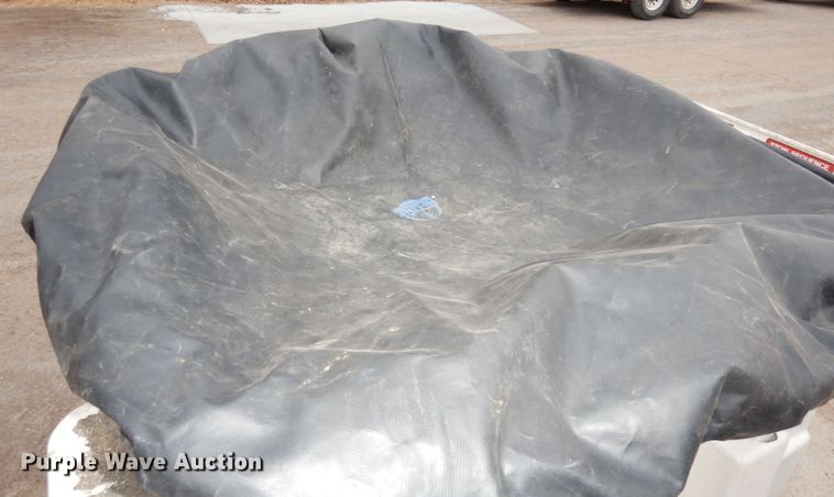 image for item DH8837 2003 Ford F550 Super Duty XL  bucket truck