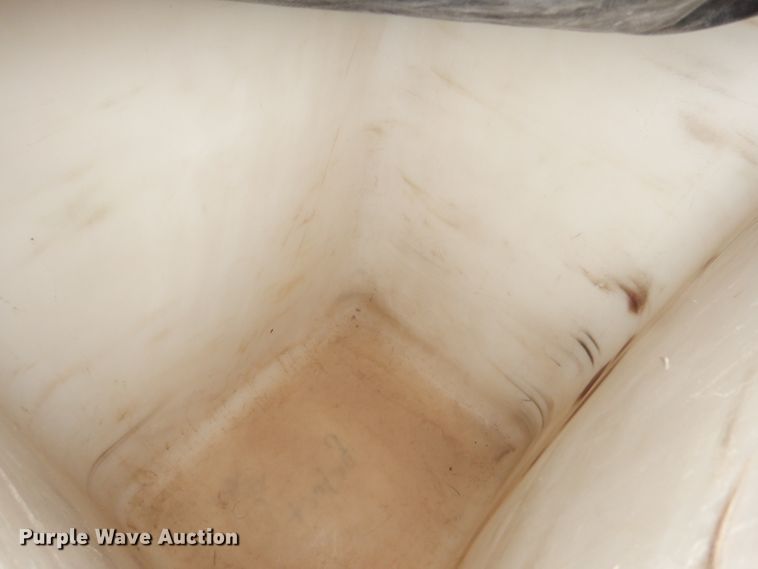 image for item DH8837 2003 Ford F550 Super Duty XL  bucket truck