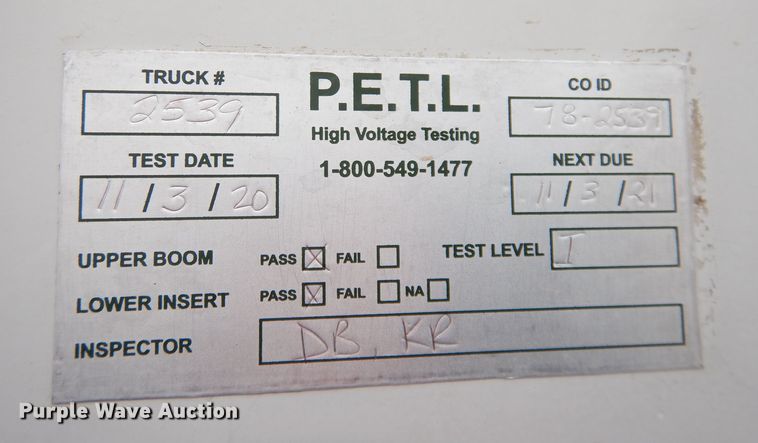 image for item DH8837 2003 Ford F550 Super Duty XL  bucket truck