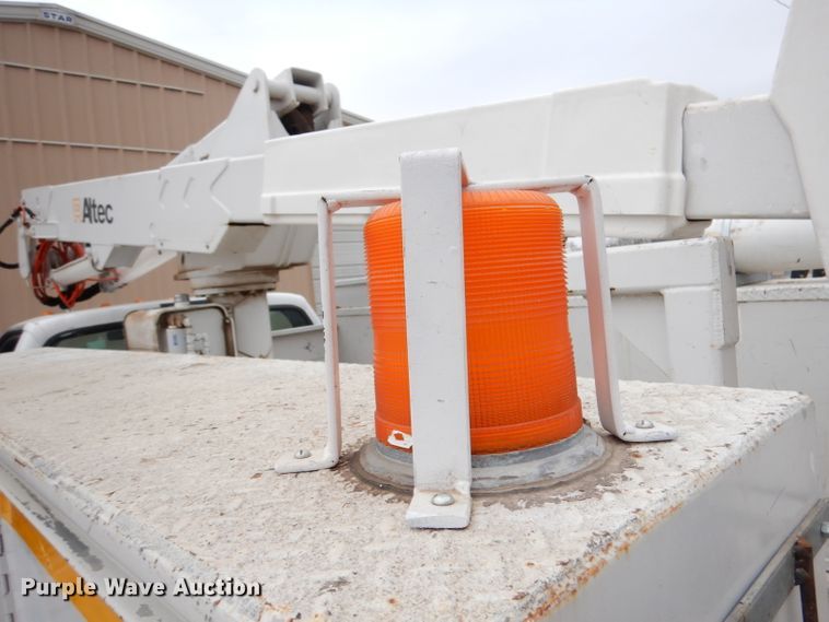 image for item DH8837 2003 Ford F550 Super Duty XL  bucket truck