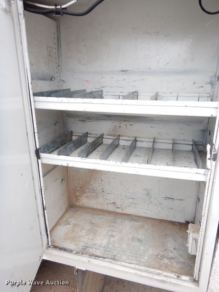 image for item DH8837 2003 Ford F550 Super Duty XL  bucket truck