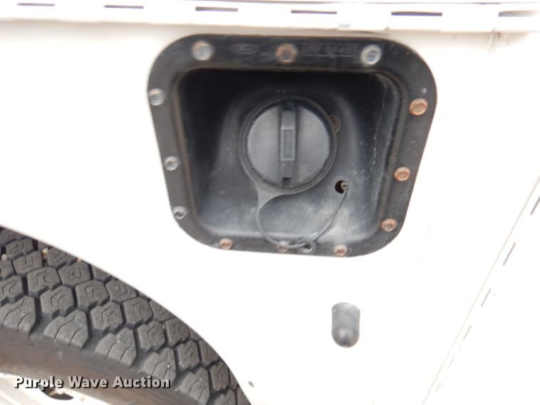 image for item DH8837 2003 Ford F550 Super Duty XL  bucket truck