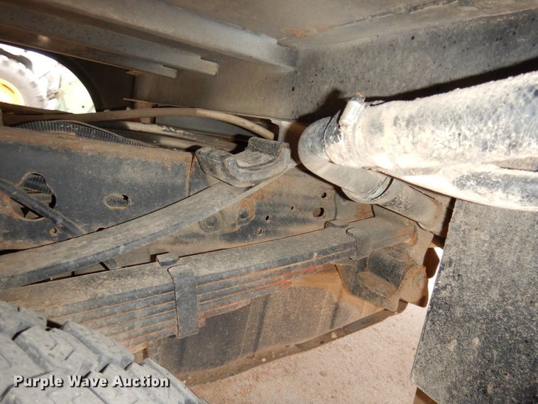 image for item DH8837 2003 Ford F550 Super Duty XL  bucket truck