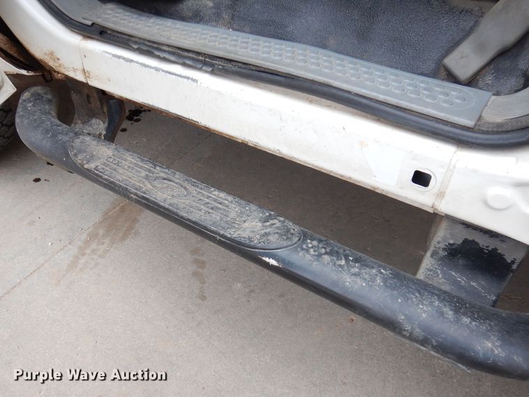 image for item DH8837 2003 Ford F550 Super Duty XL  bucket truck