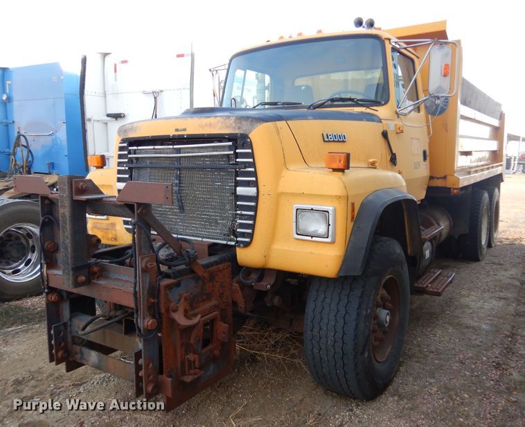 image for item DK3481 1995 Ford LT8000  dump truck