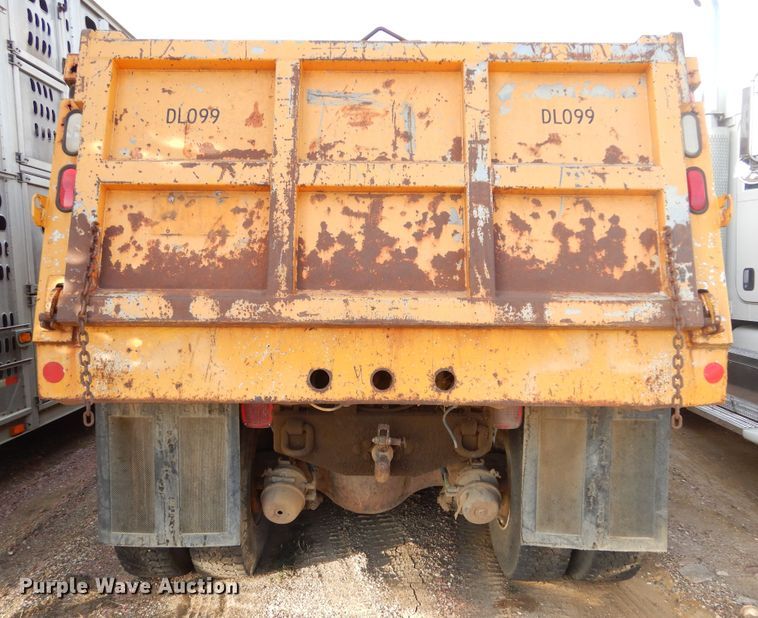 image for item DK3481 1995 Ford LT8000  dump truck