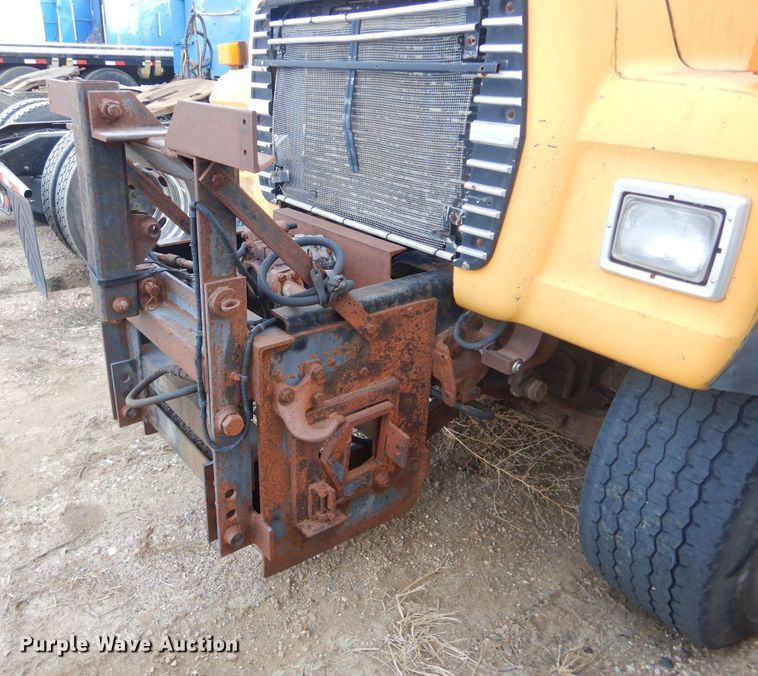 image for item DK3481 1995 Ford LT8000  dump truck