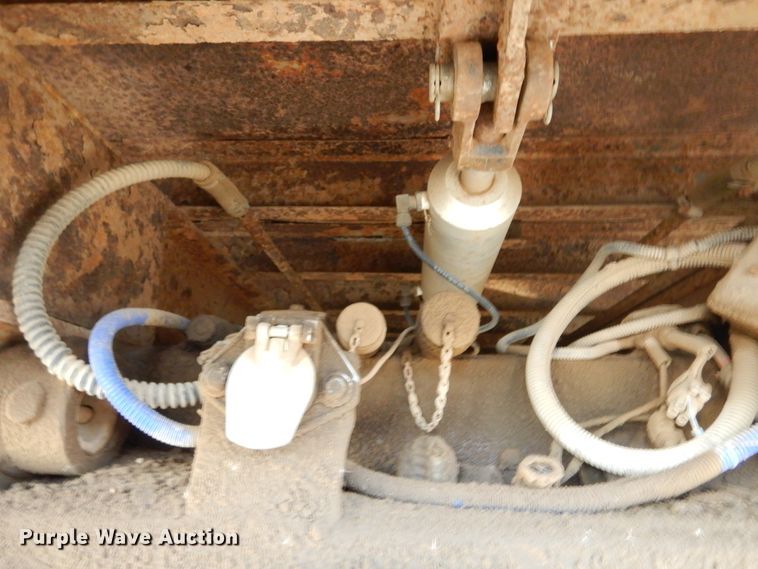 image for item DK3481 1995 Ford LT8000  dump truck