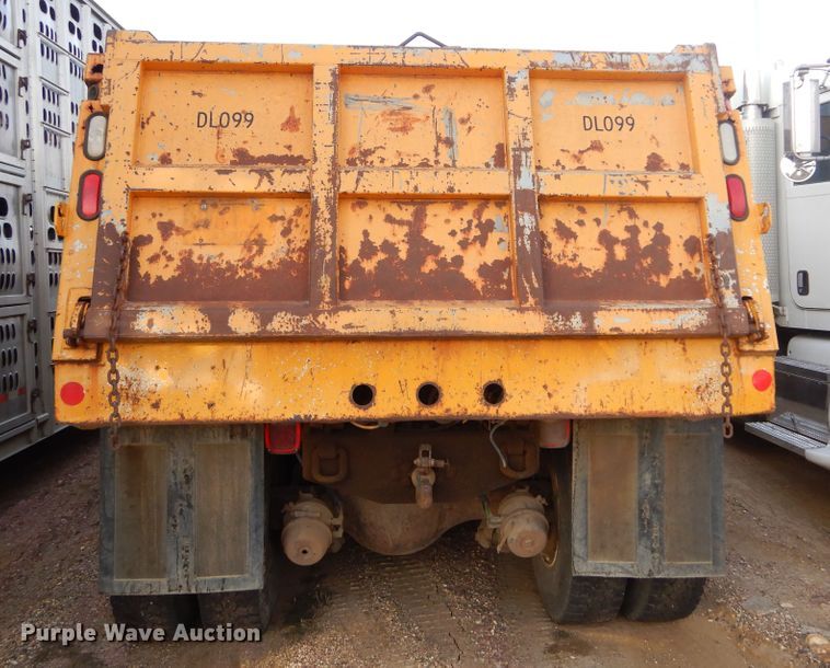 image for item DK3481 1995 Ford LT8000  dump truck