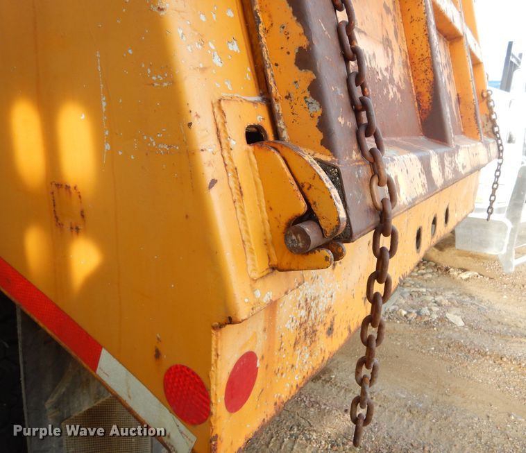 image for item DK3481 1995 Ford LT8000  dump truck