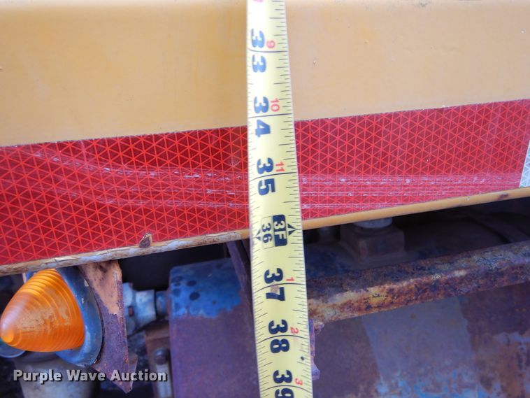 image for item DK3481 1995 Ford LT8000  dump truck