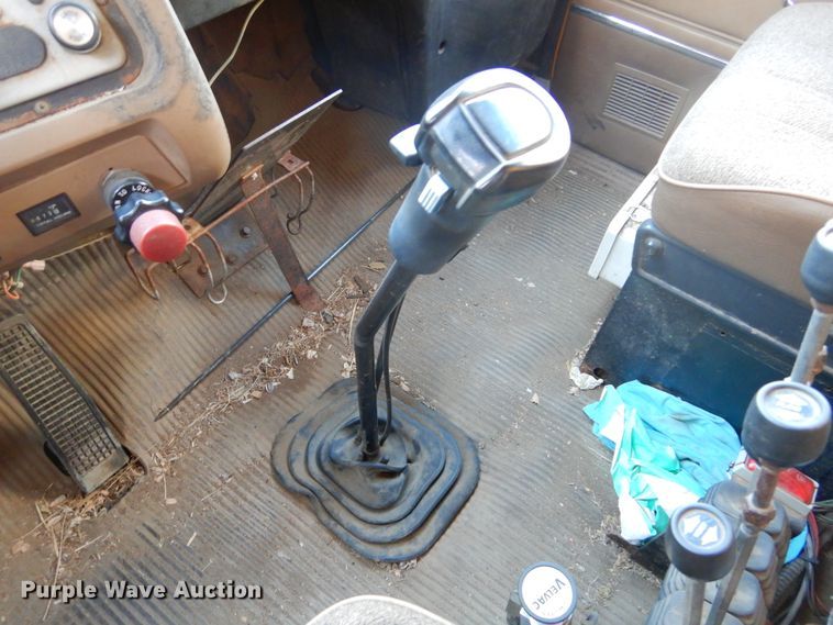 image for item DK3481 1995 Ford LT8000  dump truck