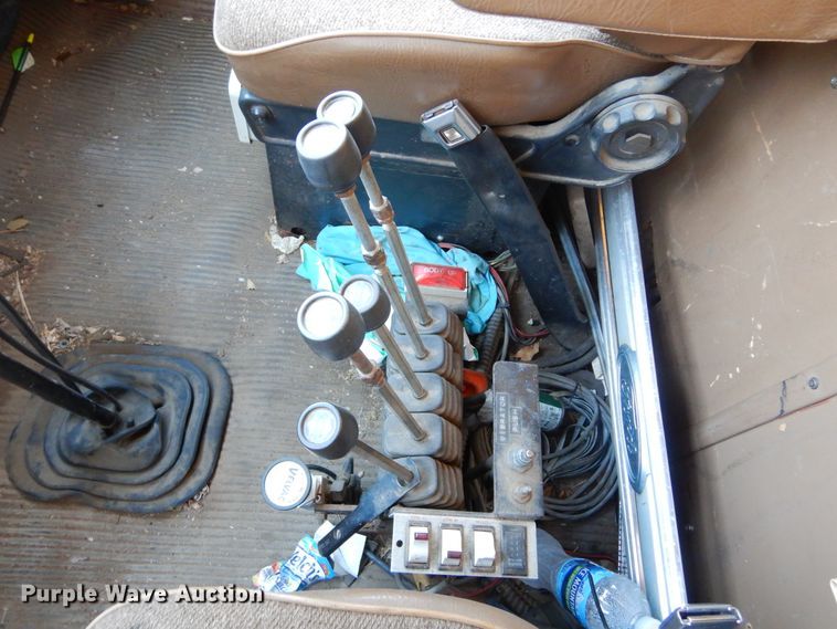 image for item DK3481 1995 Ford LT8000  dump truck