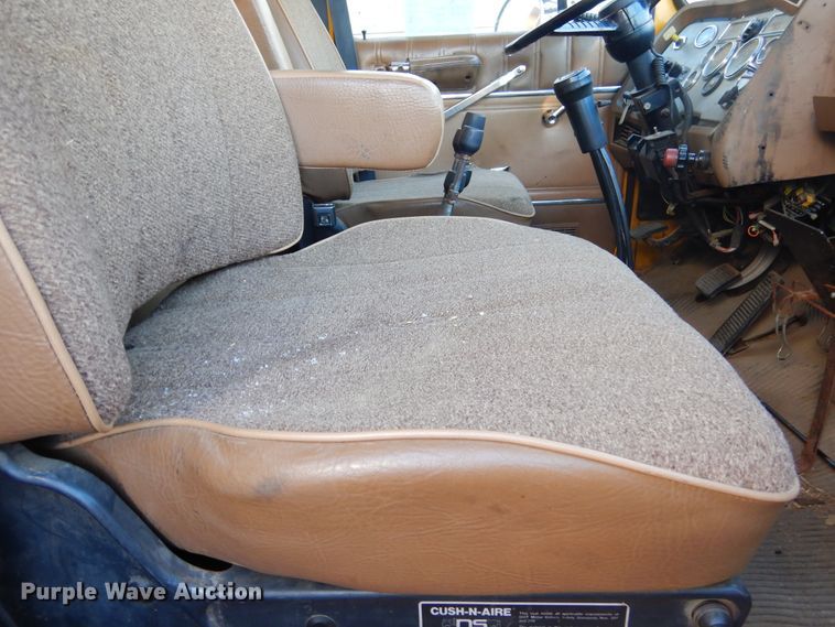 image for item DK3481 1995 Ford LT8000  dump truck