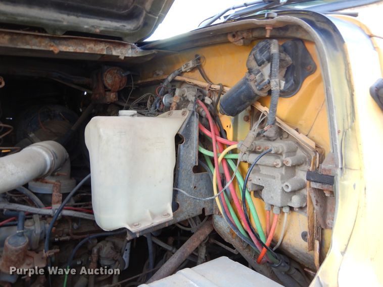 image for item DK3481 1995 Ford LT8000  dump truck