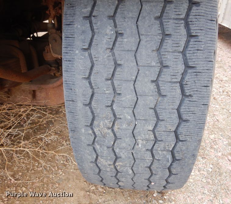 image for item DK3481 1995 Ford LT8000  dump truck