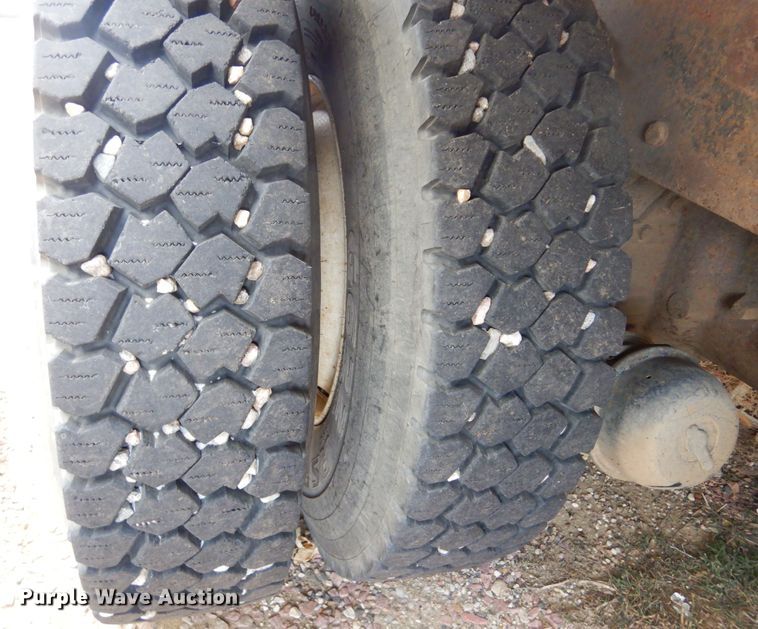 image for item DK3481 1995 Ford LT8000  dump truck