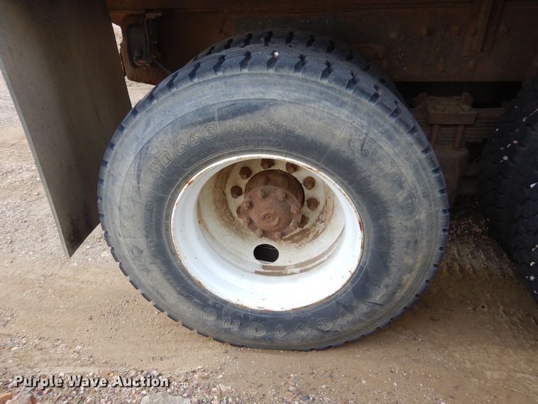 image for item DK3481 1995 Ford LT8000  dump truck