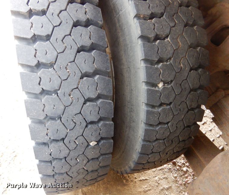 image for item DK3481 1995 Ford LT8000  dump truck