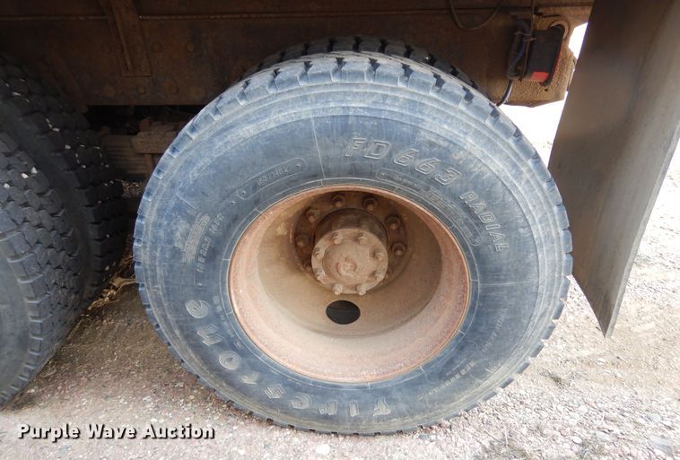 image for item DK3481 1995 Ford LT8000  dump truck