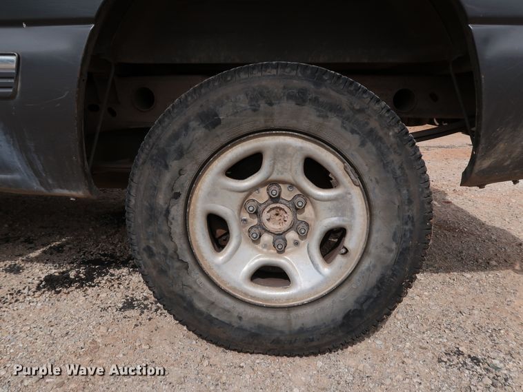 image for item DL0640 2001 Chevrolet Silverado 1500  Ext. Cab pickup truck