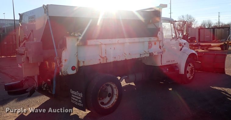 image for item DN2454 2002 International 4700  dump truck