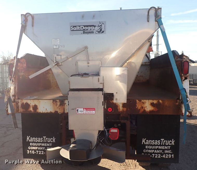 image for item DN2454 2002 International 4700  dump truck