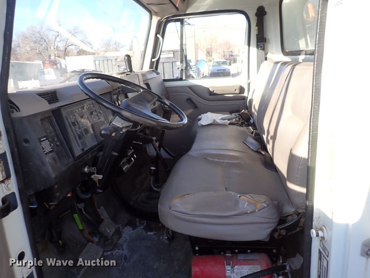 image for item DN2454 2002 International 4700  dump truck