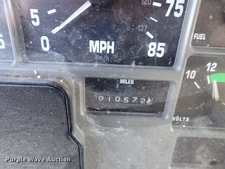 image for item DN2454 2002 International 4700  dump truck