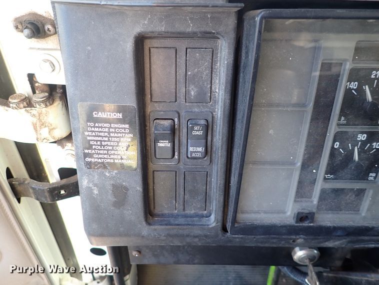 image for item DN2454 2002 International 4700  dump truck