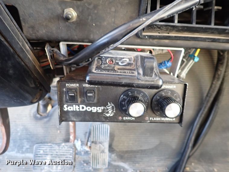 image for item DN2454 2002 International 4700  dump truck