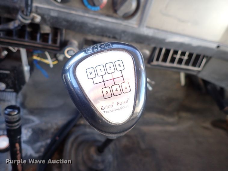 image for item DN2454 2002 International 4700  dump truck