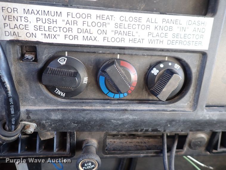 image for item DN2454 2002 International 4700  dump truck