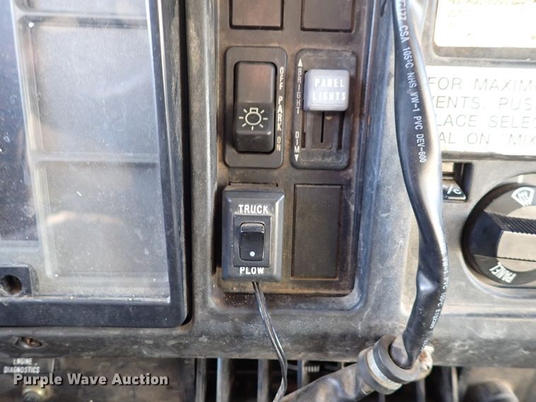 image for item DN2454 2002 International 4700  dump truck