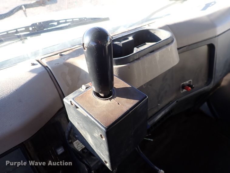 image for item DN2454 2002 International 4700  dump truck