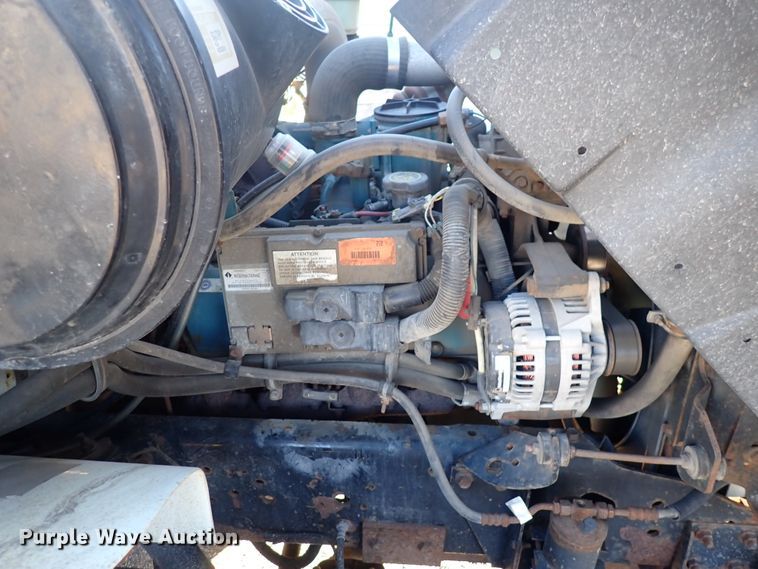 image for item DN2454 2002 International 4700  dump truck