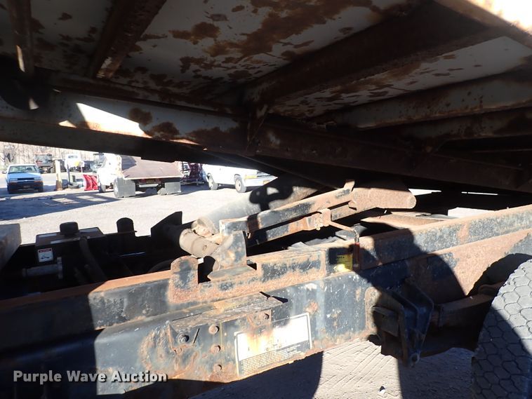 image for item DN2454 2002 International 4700  dump truck