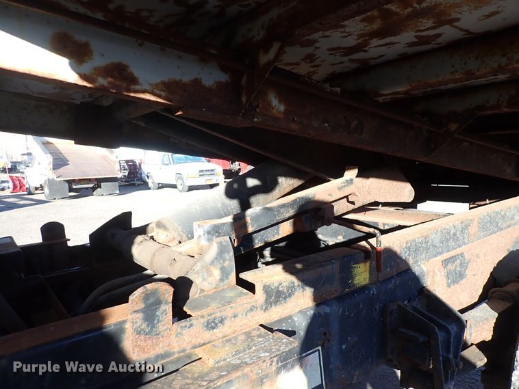 image for item DN2454 2002 International 4700  dump truck