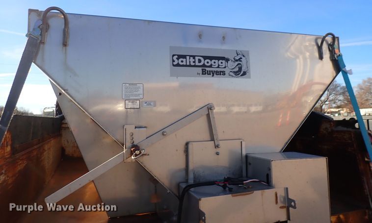 image for item DN2454 2002 International 4700  dump truck