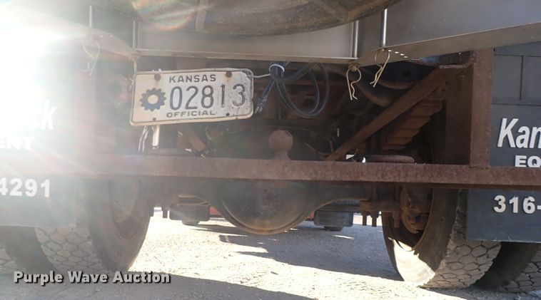 image for item DN2454 2002 International 4700  dump truck