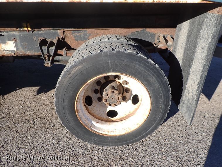 image for item DN2454 2002 International 4700  dump truck