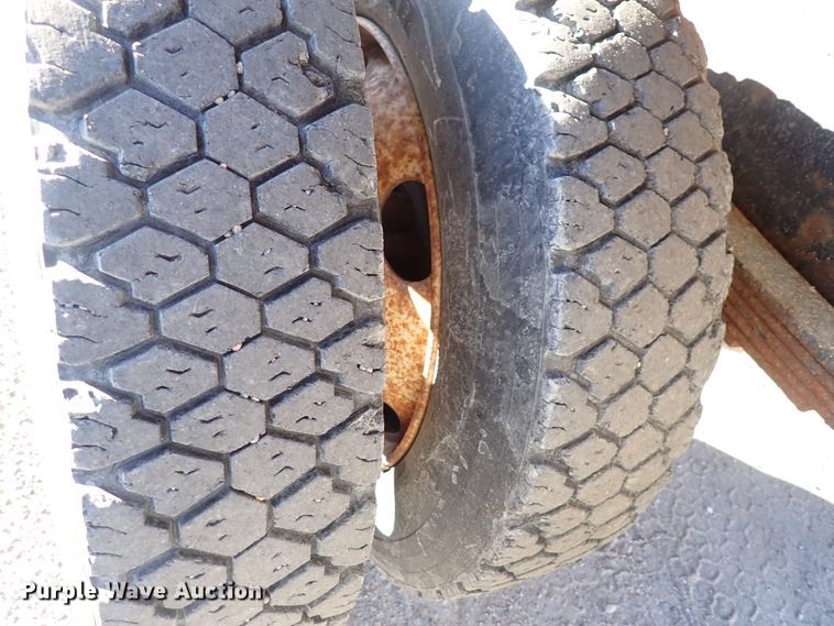 image for item DN2454 2002 International 4700  dump truck