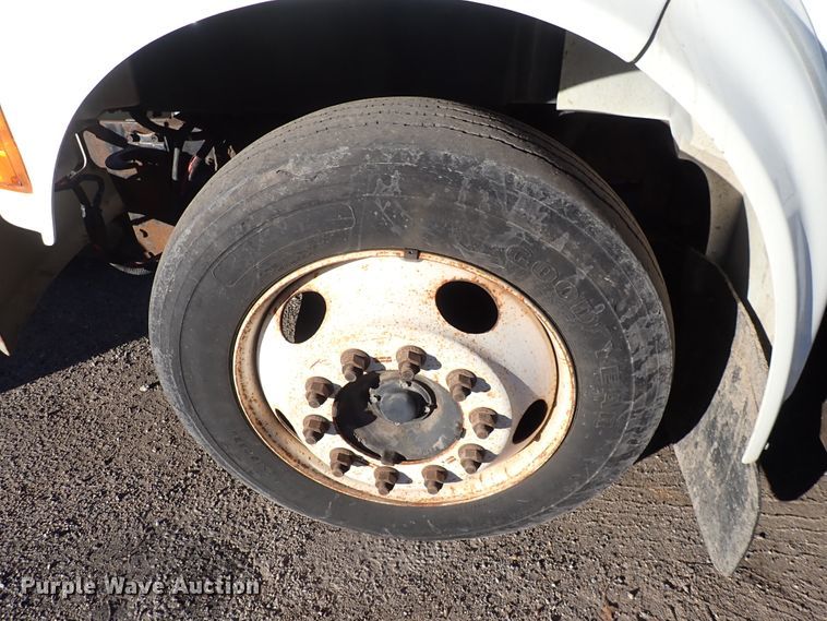 image for item DN2454 2002 International 4700  dump truck