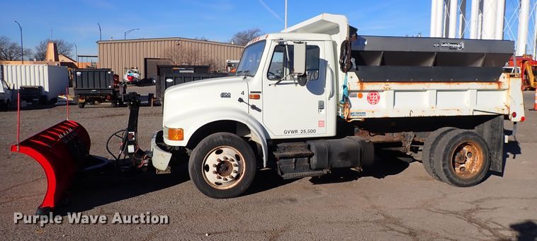 image for item DN2455 2002 International 4700  dump truck