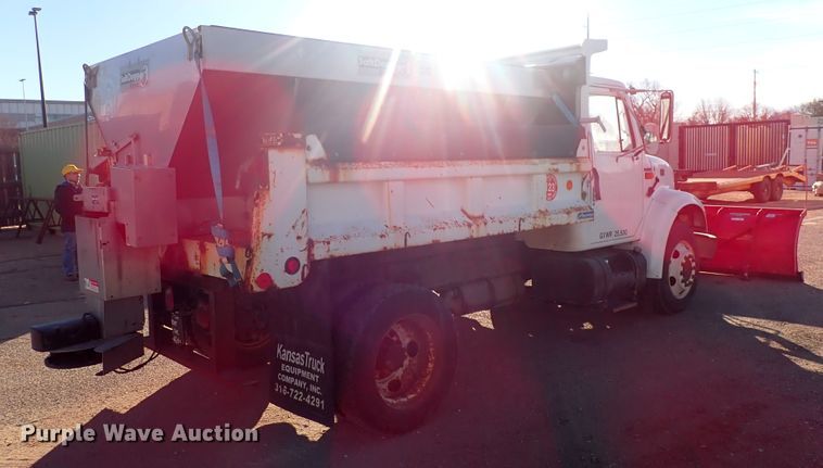 image for item DN2455 2002 International 4700  dump truck