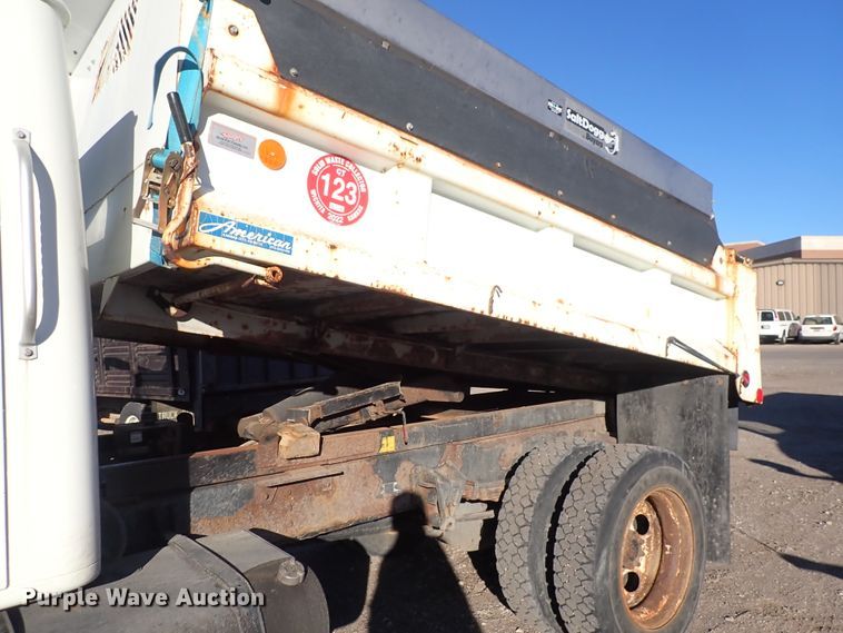 image for item DN2455 2002 International 4700  dump truck