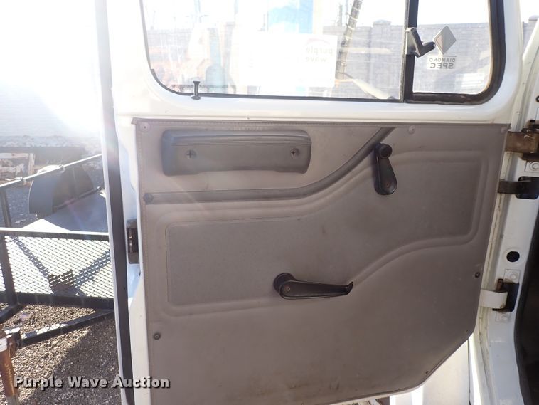 image for item DN2455 2002 International 4700  dump truck